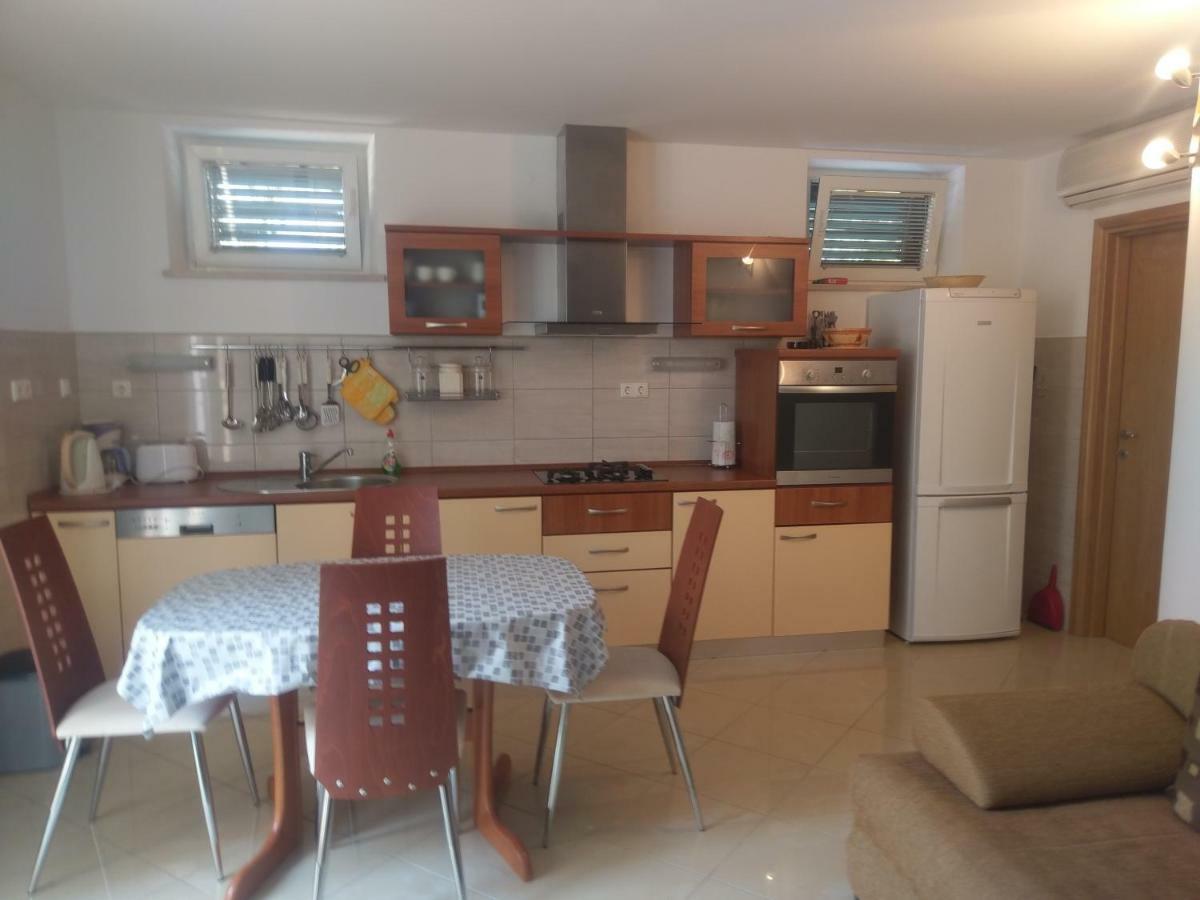 Apartment Lucija Betina  Zewnętrze zdjęcie